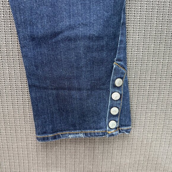Refuge Womens Size 11 Blue Denim Capri Jeans With Button Detailing & Pockets - Picture 4 of 9